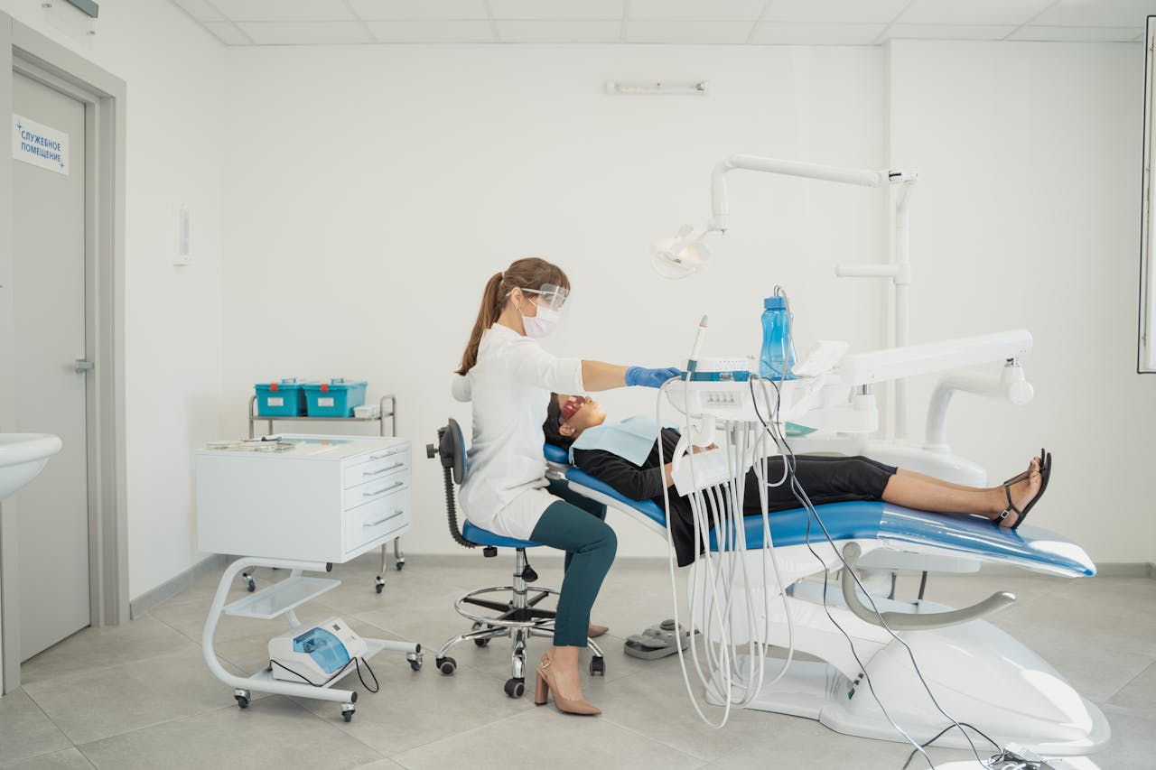 Nowe technologie implantologii: AI, nanoimplanty i innowacje